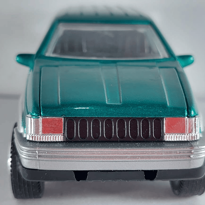 Jeep Cherokee verde ,Escala 1/36 marca china  8