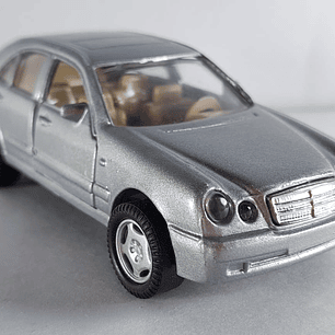 MERCEDES BENZ CLASE  E W210 ESCALA 1/36