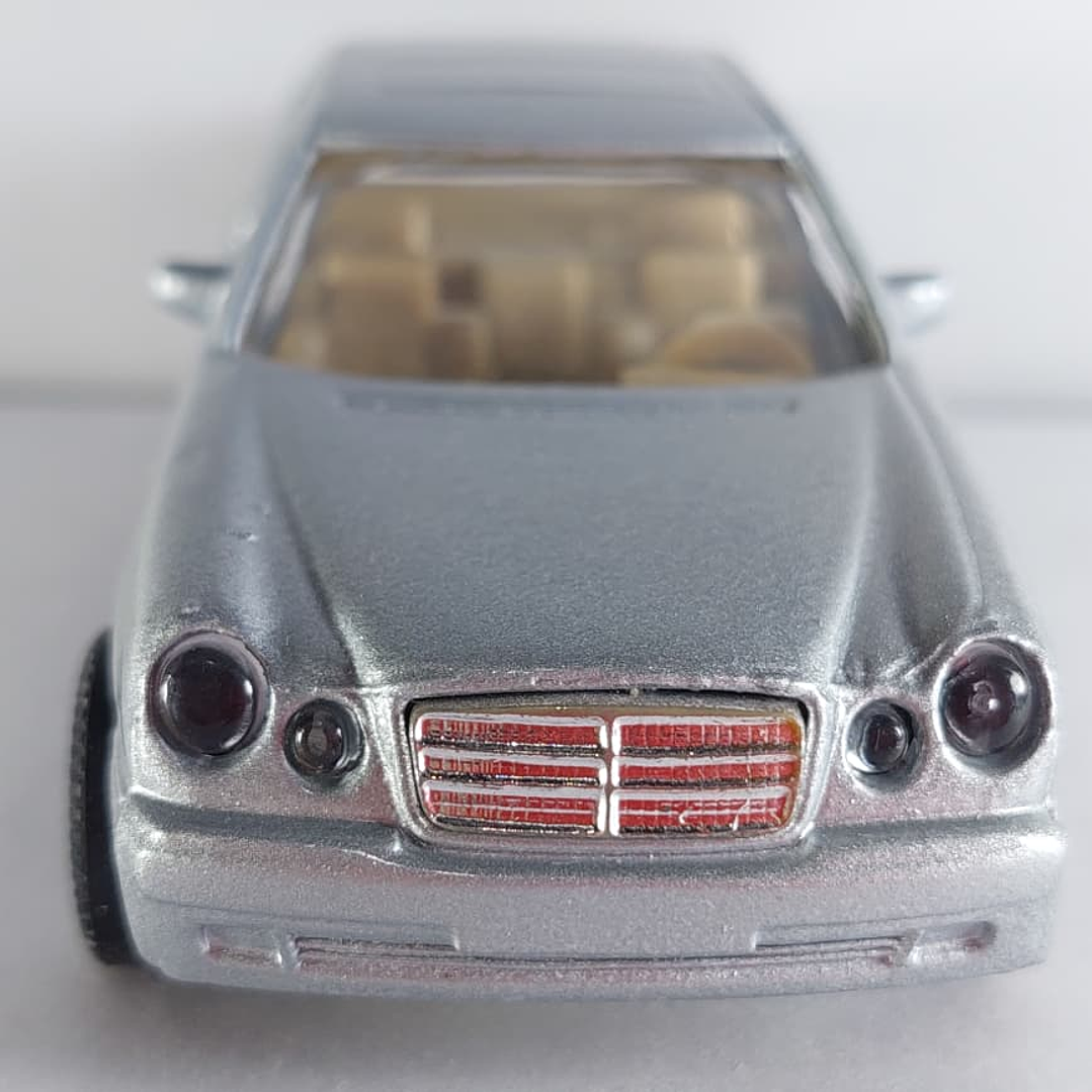MERCEDES BENZ CLASE  E W210 ESCALA 1/36 4