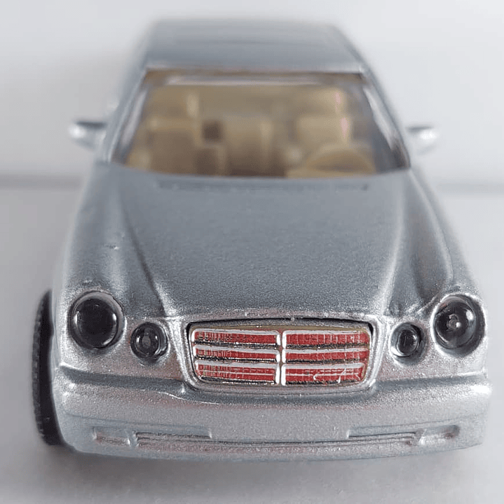 MERCEDES BENZ CLASE  E W210 ESCALA 1/36 4
