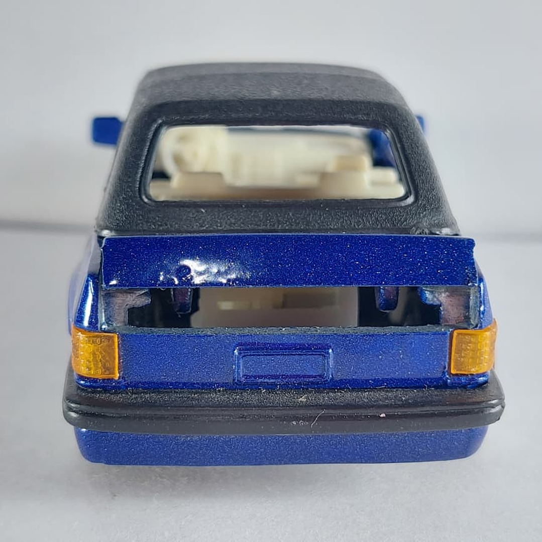 Ford XR 3i convertible 1/36 , Welly 4