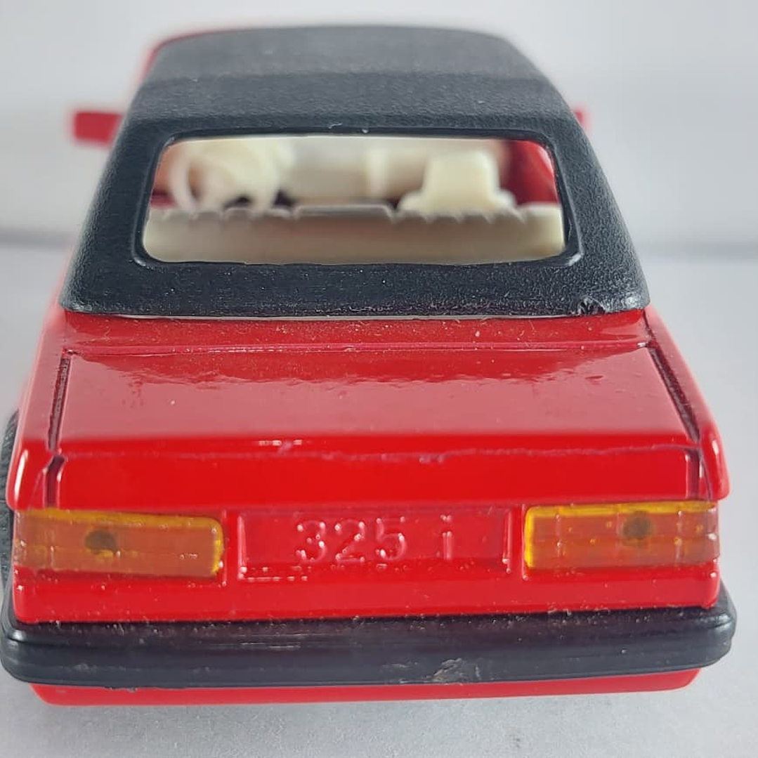 BMW 325i cabrio, Welly, Escala 1-36 5