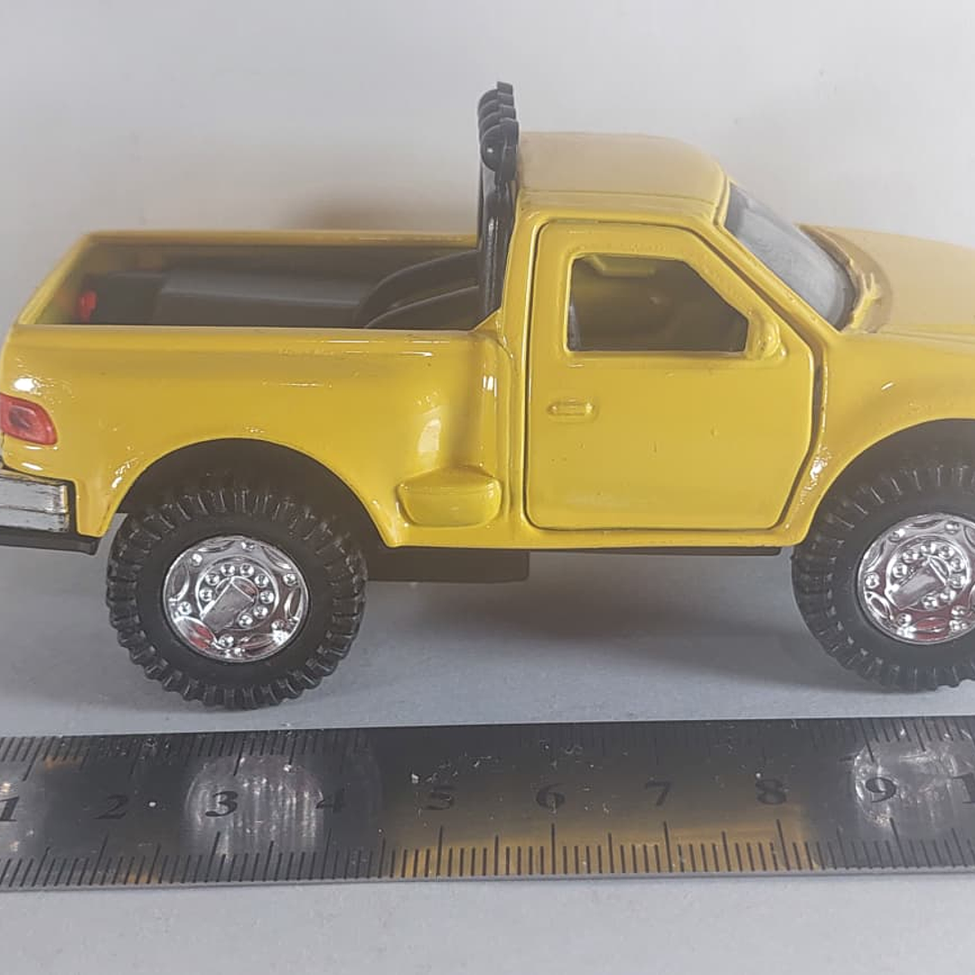 Ford F 150, Escala 1-36 MARCA CHINA AMARILLO 4