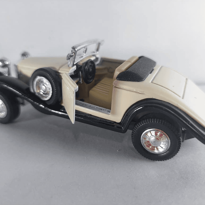 Hispano suiza 1931  1/36 Yatming 4