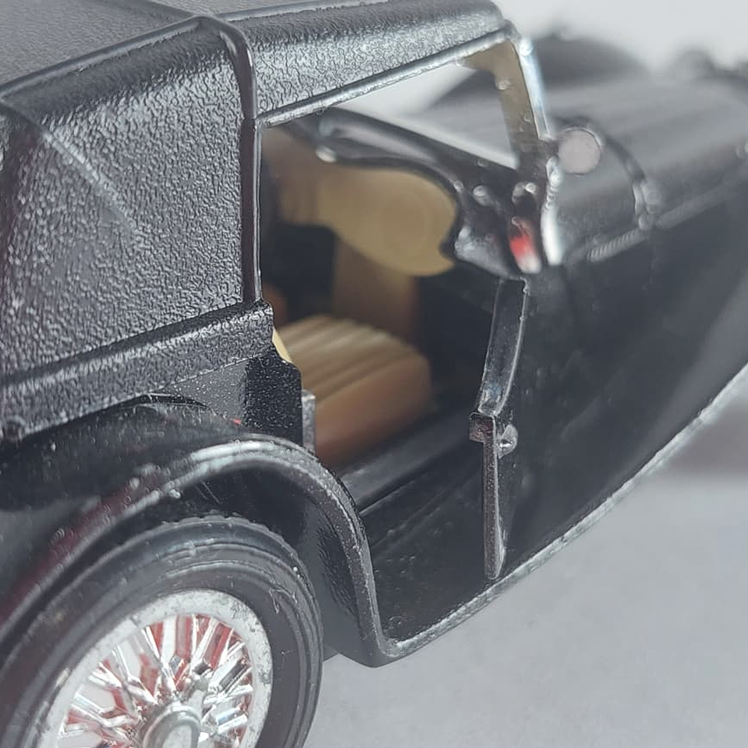 Jaguar SS 100 1937 1/36 Yatming 5