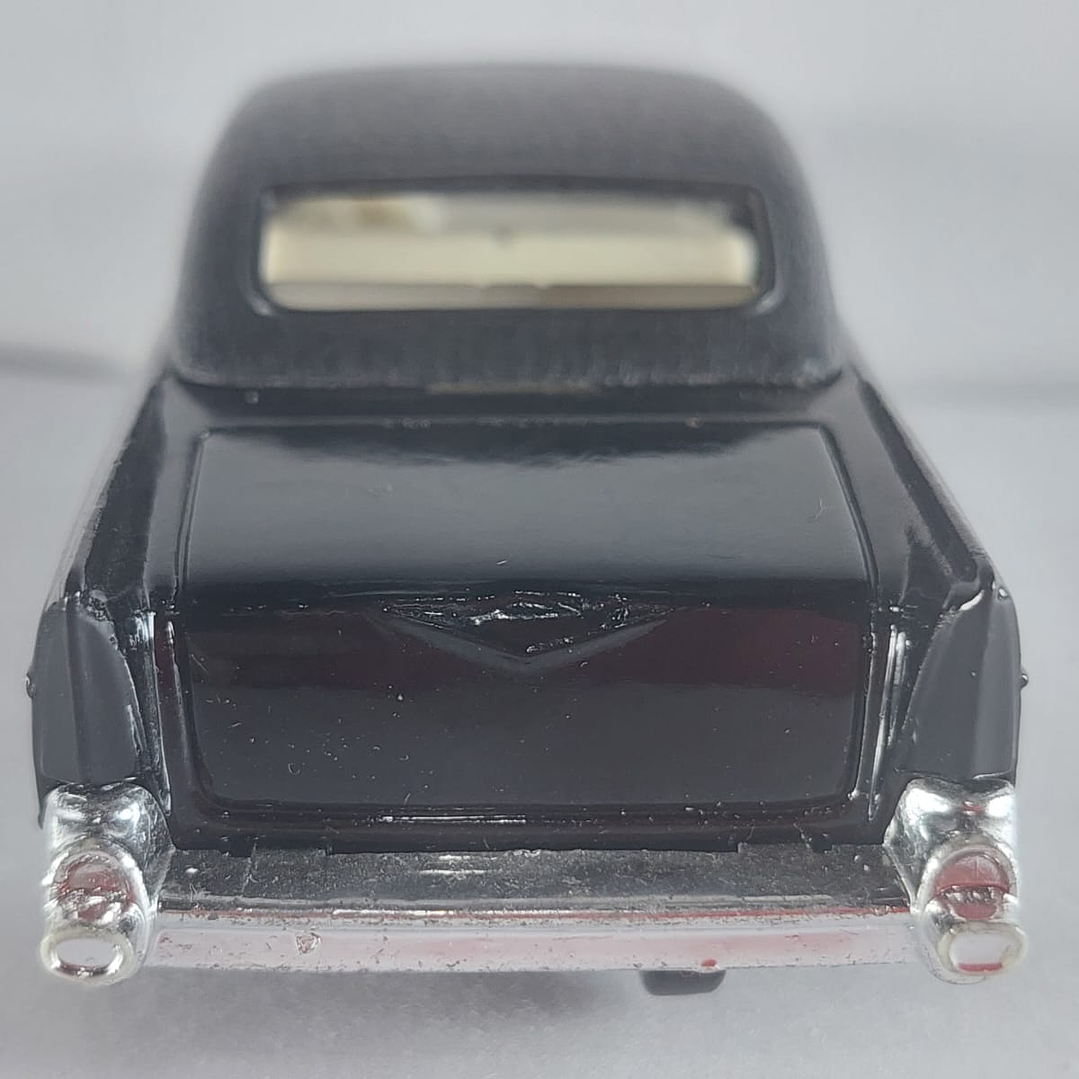 Chevrolet BELAIR 1957 NEGRO  Escala 1:36 marca welly 2