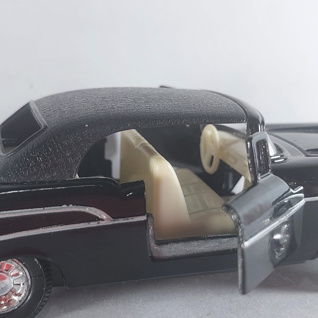 Chevrolet BELAIR 1957 NEGRO  Escala 1:36 marca welly 4