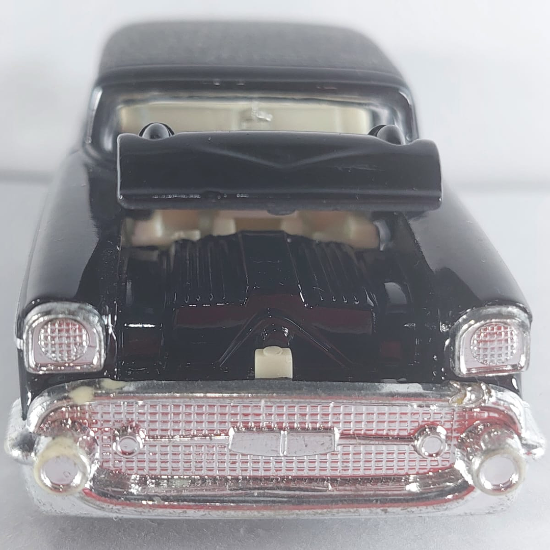 Chevrolet BELAIR 1957 NEGRO  Escala 1:36 marca welly 8