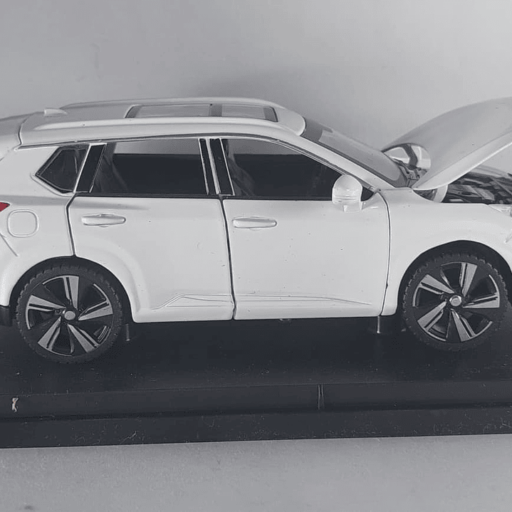 Nissan xtrail 2023 , Escala 1-32 marca china luces Led 3