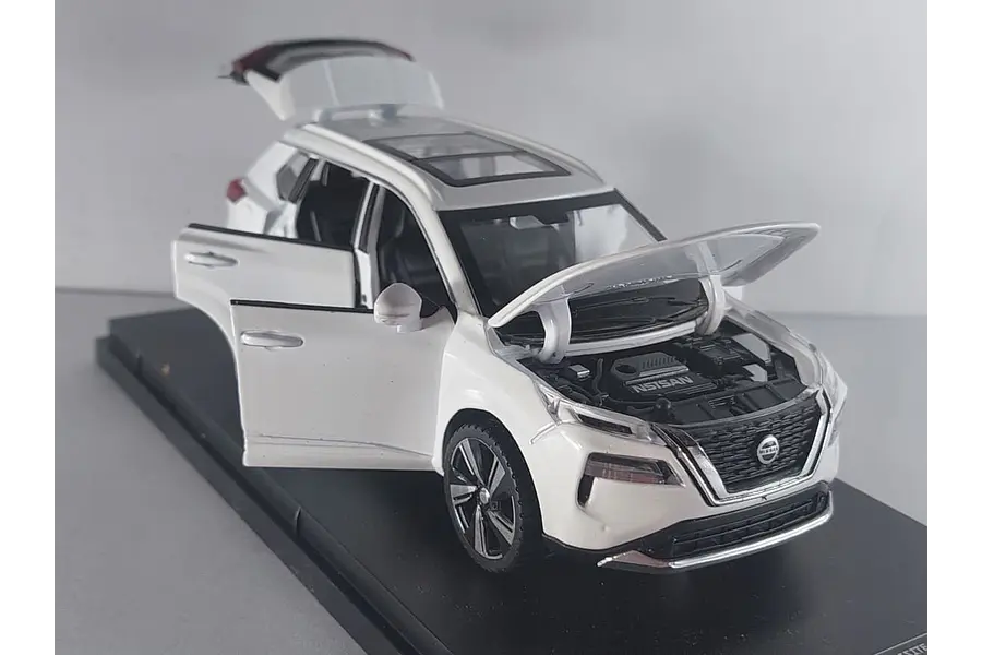 Nissan xtrail 2023 , Escala 1-32 marca china luces Led