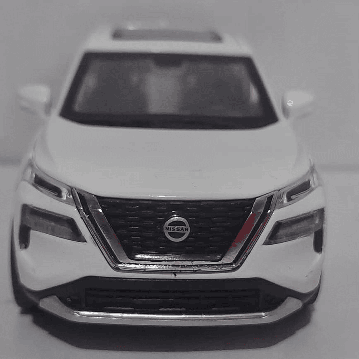 Nissan xtrail 2023 , Escala 1-32 marca china luces Led 10