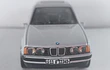 BMW SERIE 5 E34 GRIS, Escala 1/36 luces LED