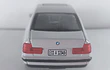 BMW SERIE 5 E34 GRIS, Escala 1/36 luces LED