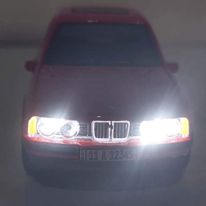 BMW SERIE 5 E34 ROJO Escala 1/36 luces LED 5