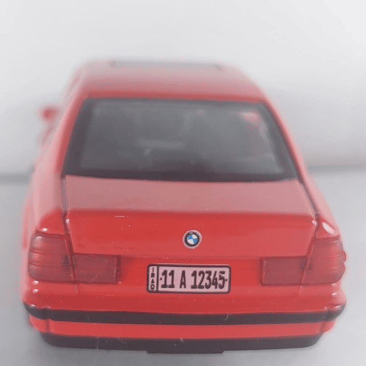BMW SERIE 5 E34 ROJO Escala 1/36 luces LED 3