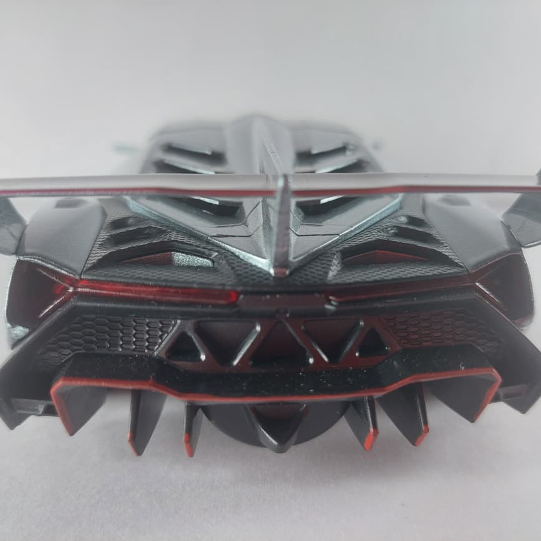 Lamborghini Veneno Escala 1/24 luces LED Marca China 3