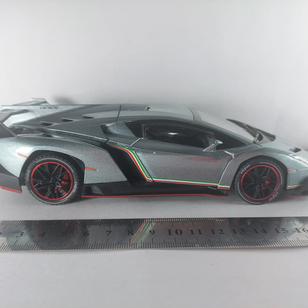 Lamborghini Veneno Escala 1/24 luces LED Marca China 5