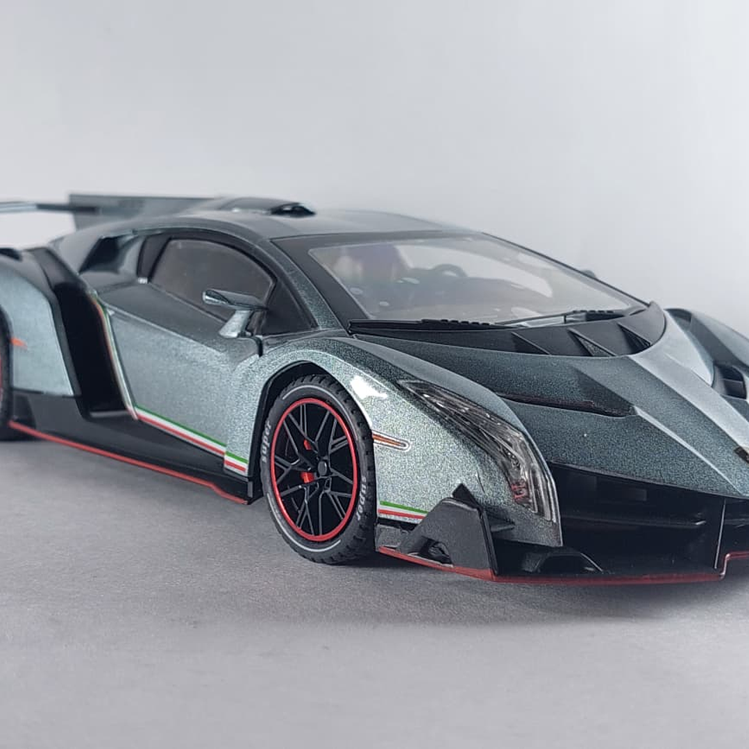 Lamborghini Veneno Escala 1/24 luces LED Marca China 1
