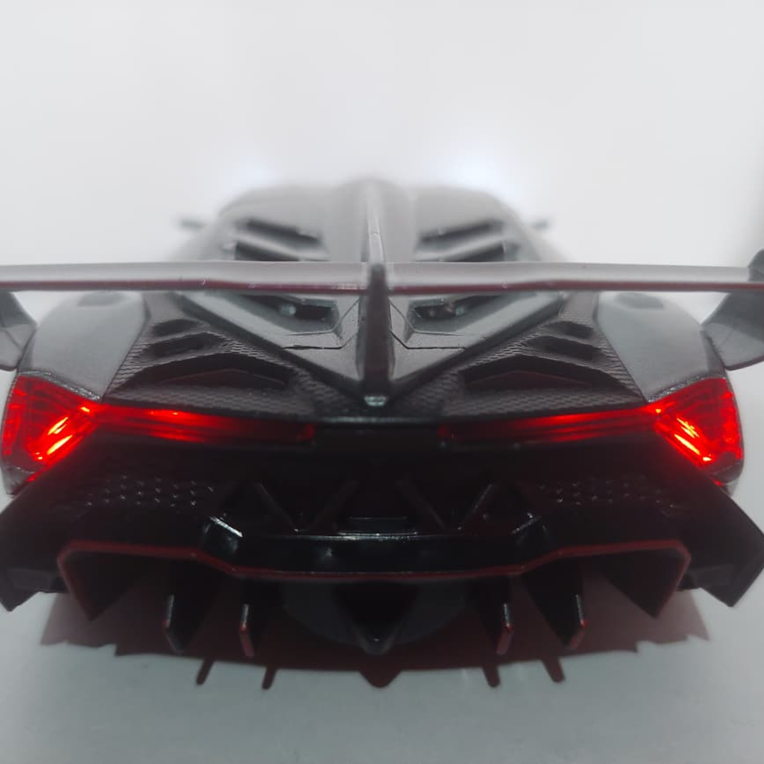 Lamborghini Veneno Escala 1/24 luces LED Marca China 6