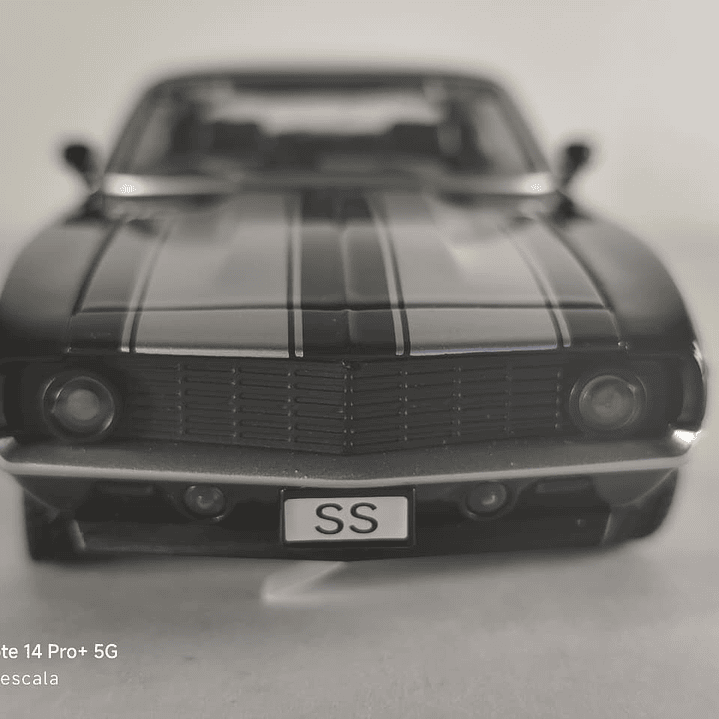Chevrolet Camaro SS Marca CHINA ESCALA 1/32 Luces LED 2