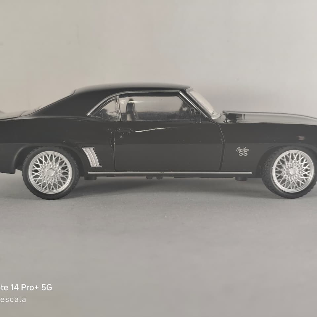 Chevrolet Camaro SS Marca CHINA ESCALA 1/32 Luces LED 5