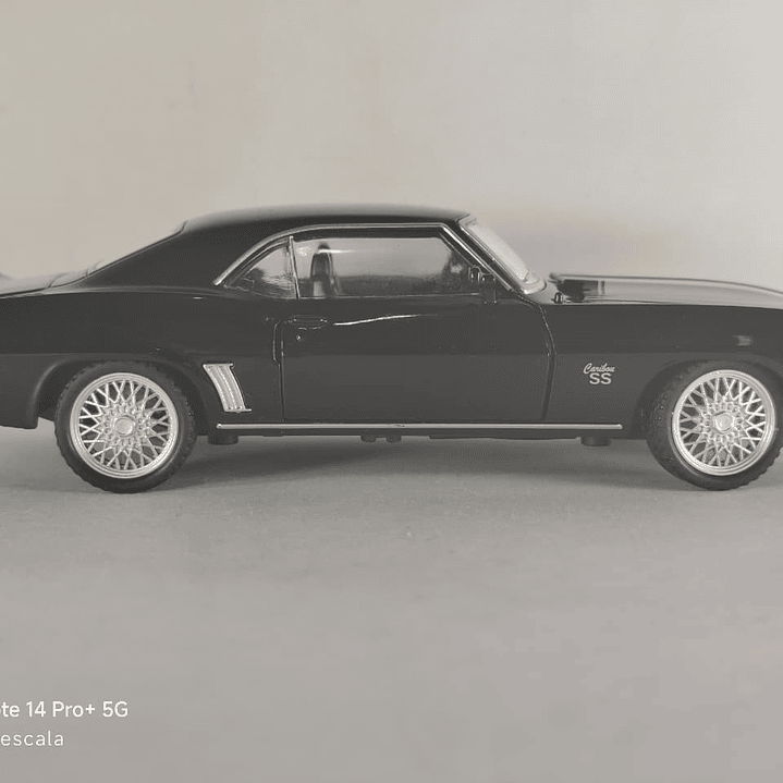 Chevrolet Camaro SS Marca CHINA ESCALA 1/32 Luces LED 5