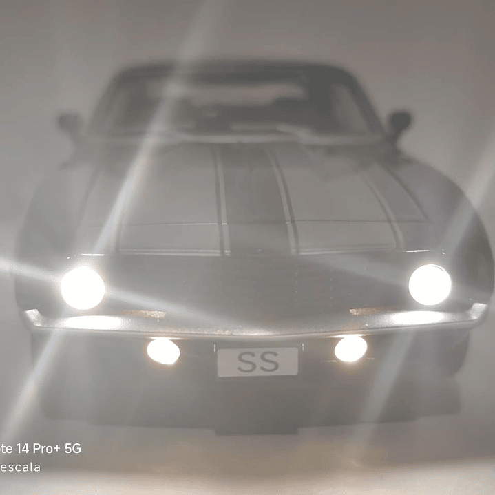 Chevrolet Camaro SS Marca CHINA ESCALA 1/32 Luces LED 3