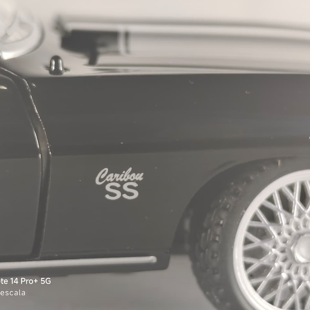 Chevrolet Camaro SS Marca CHINA ESCALA 1/32 Luces LED 6