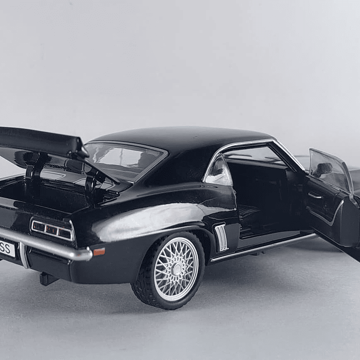 Chevrolet Camaro SS Marca CHINA ESCALA 1/32 Luces LED 9