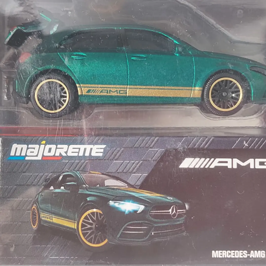 Mercedes Benz AMG A35 VERDE Escala 1/64 Marca Majorette 2