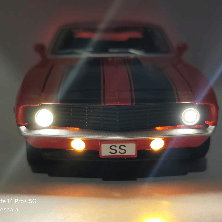 Chevrolet Camaro SS Marca CHINA ROJO 1/32 Luces LED 1