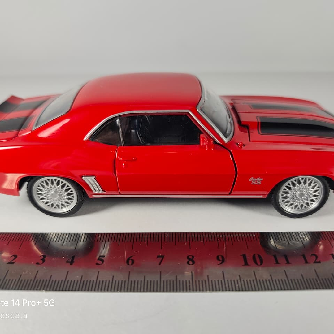 Chevrolet Camaro SS Marca CHINA ROJO 1/32 Luces LED 4