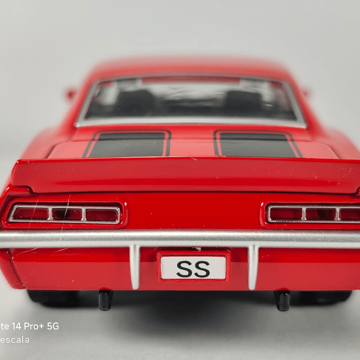 Chevrolet Camaro SS Marca CHINA ROJO 1/32 Luces LED 8
