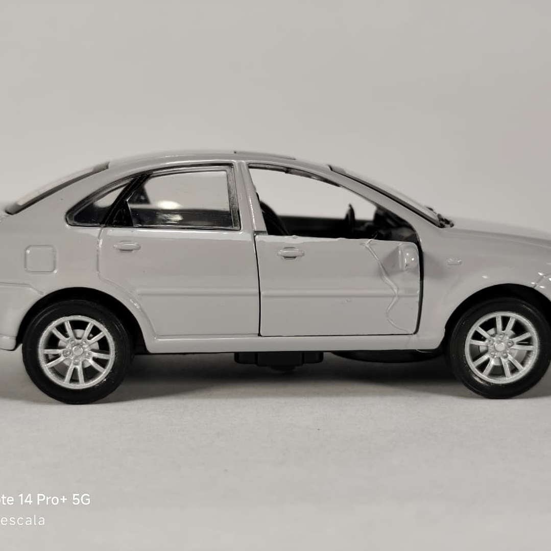 Chevrolet Optra 1/36 Chino Luces LED Gris 1