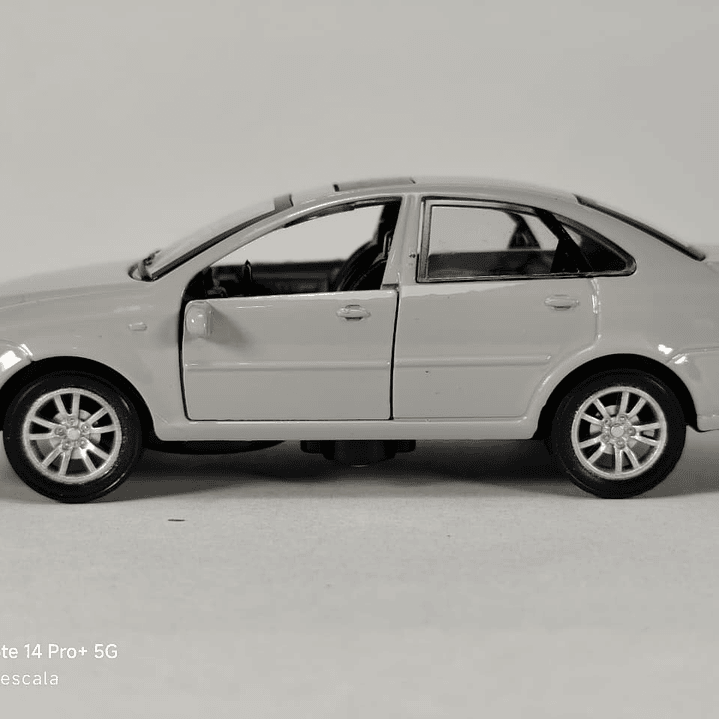 Chevrolet Optra 1/36 Chino Luces LED Gris 7