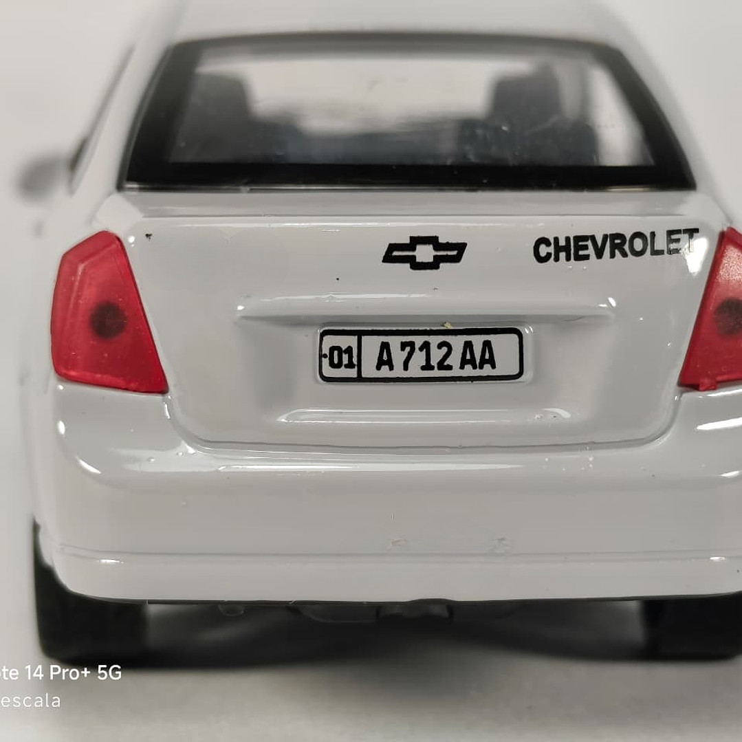 Chevrolet Optra 1/36 Chino Luces LED Gris 9
