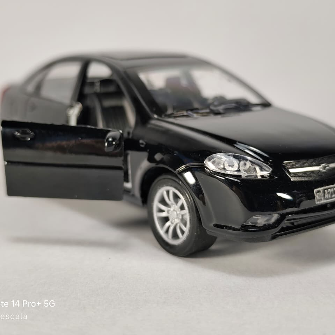 Chevrolet Optra 1/36 Chino Luces LED Negro 1