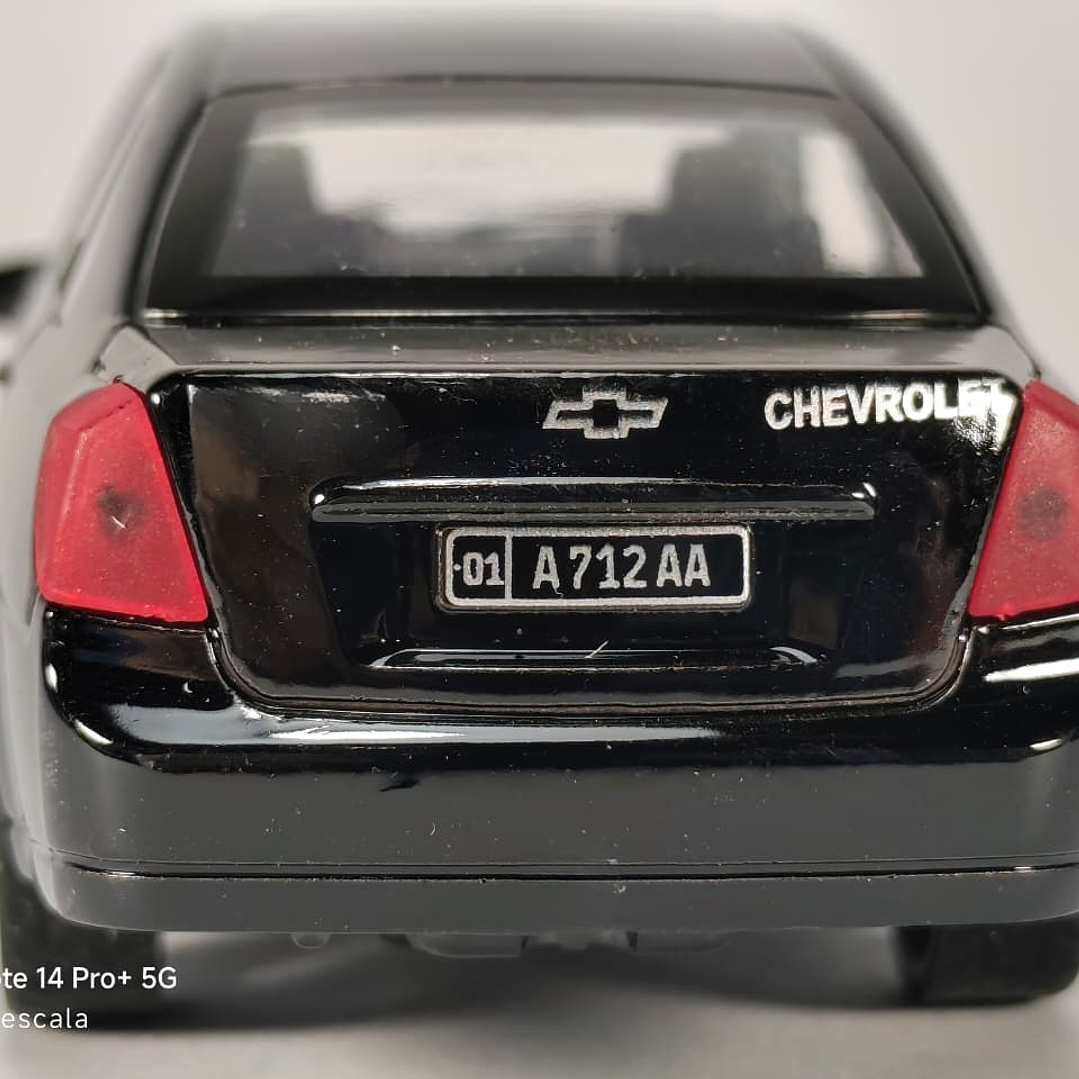 Chevrolet Optra 1/36 Chino Luces LED Negro 8