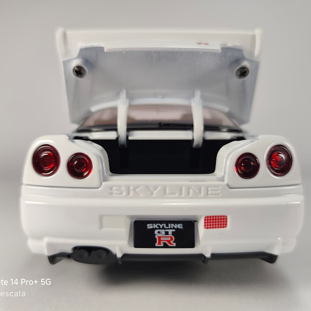 Nissan Skyline GTR  1:24 Jinlifang Blanco 3