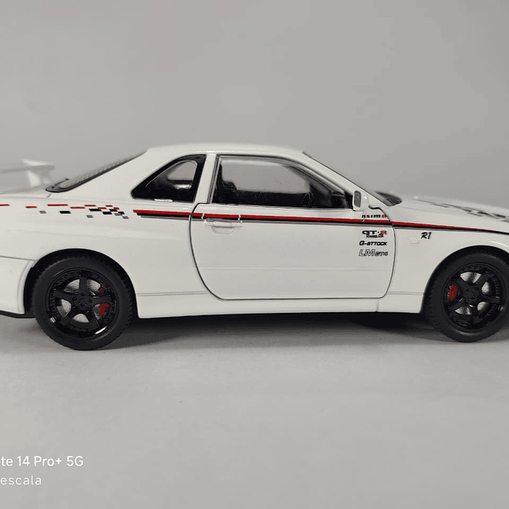 Nissan Skyline GTR  1:24 Jinlifang Blanco 2