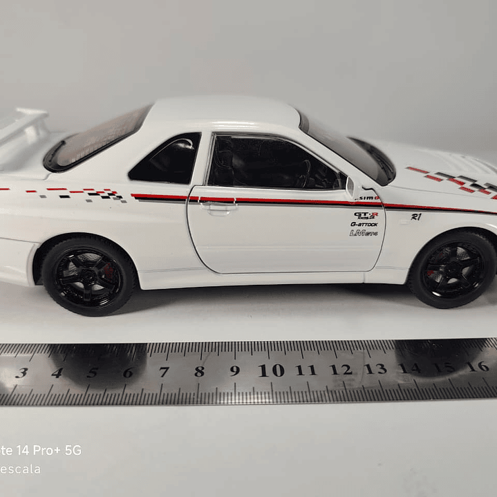 Nissan Skyline GTR  1:24 Jinlifang Blanco 4