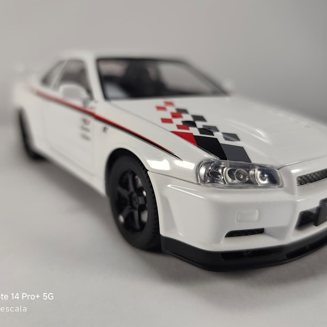 Nissan Skyline GTR  1:24 Jinlifang Blanco 6