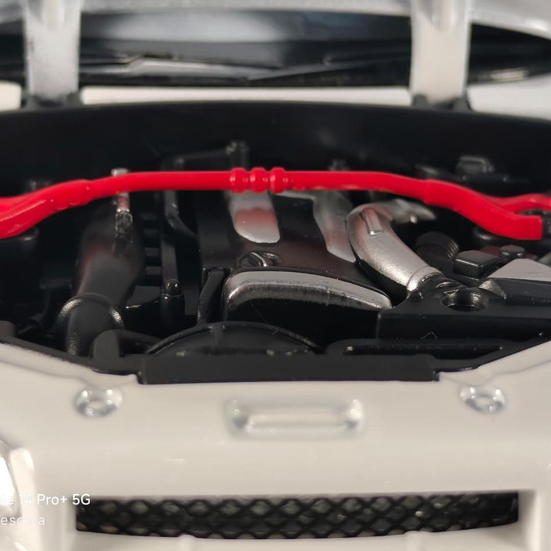 Nissan Skyline GTR  1:24 Jinlifang Blanco 8