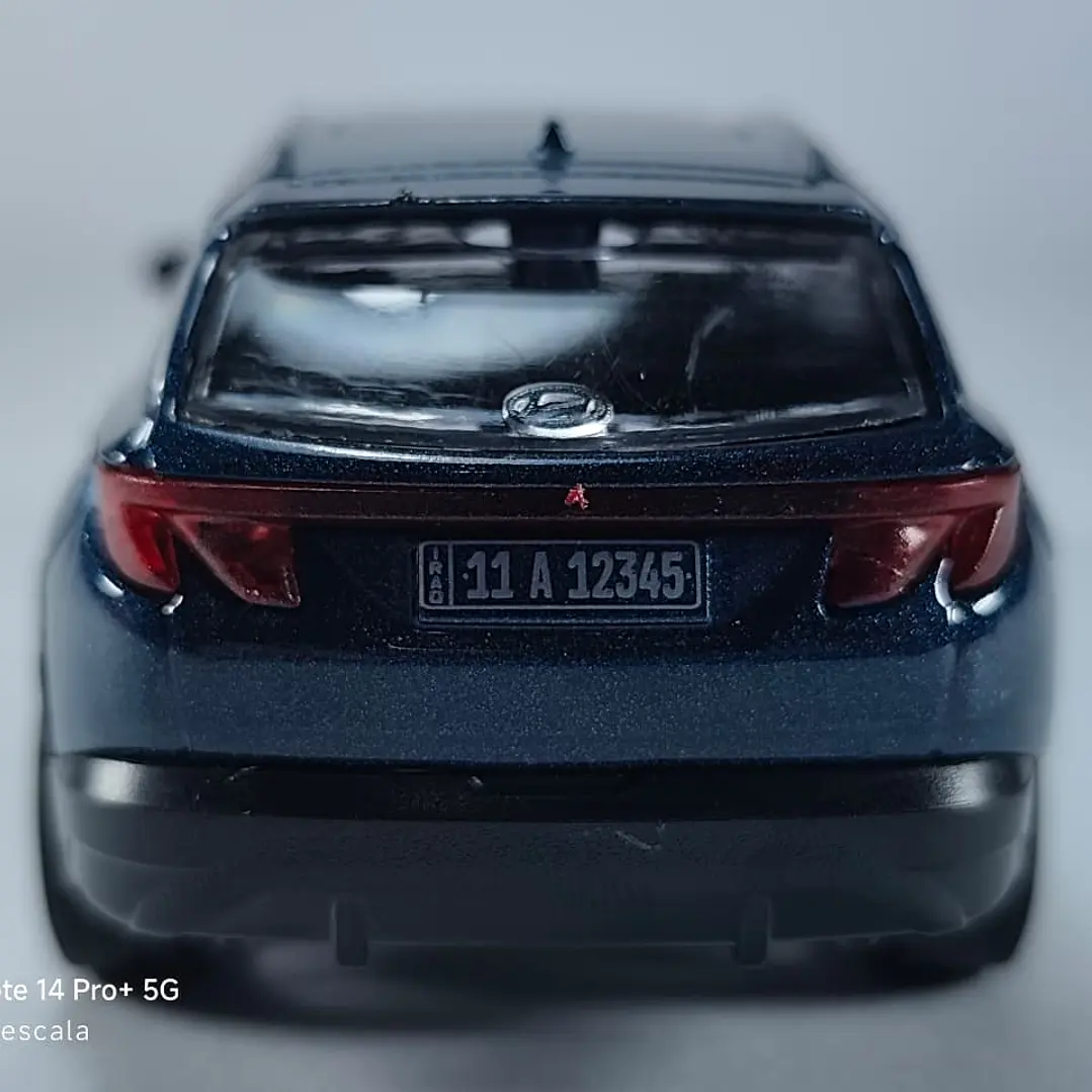 Hyundai Tucson azul escala 1/36 Luces Led 6