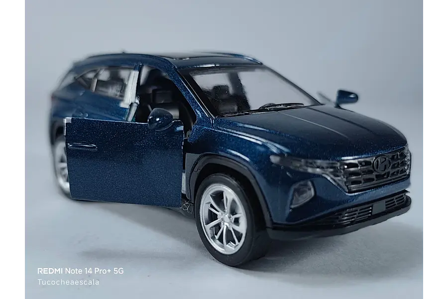 Hyundai Tucson azul escala 1/36 Luces Led