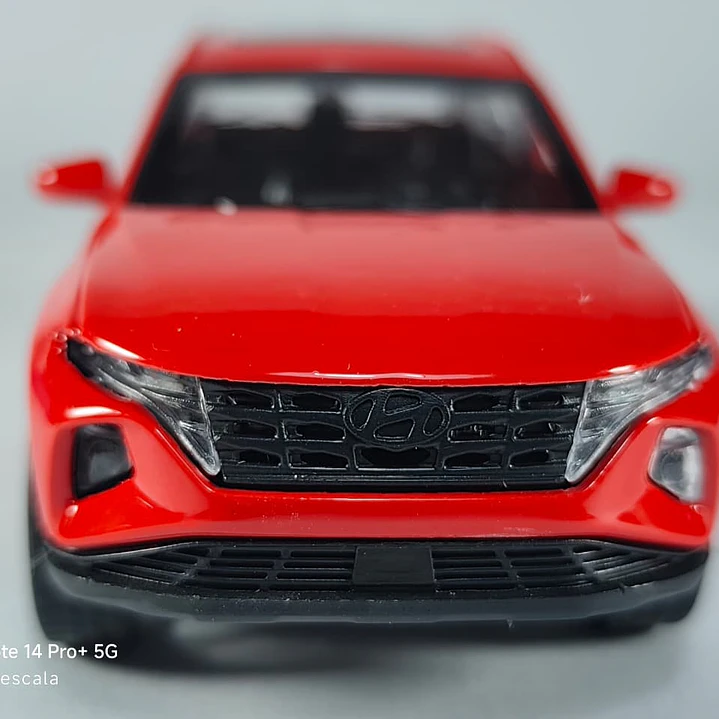 Hyundai Tucson Rojo escala 1/36 Luces Led 8