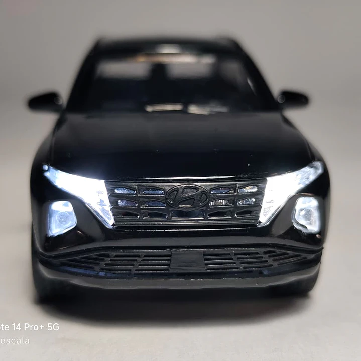 Hyundai Tucson Negro escala 1/36 Luces Led- 1