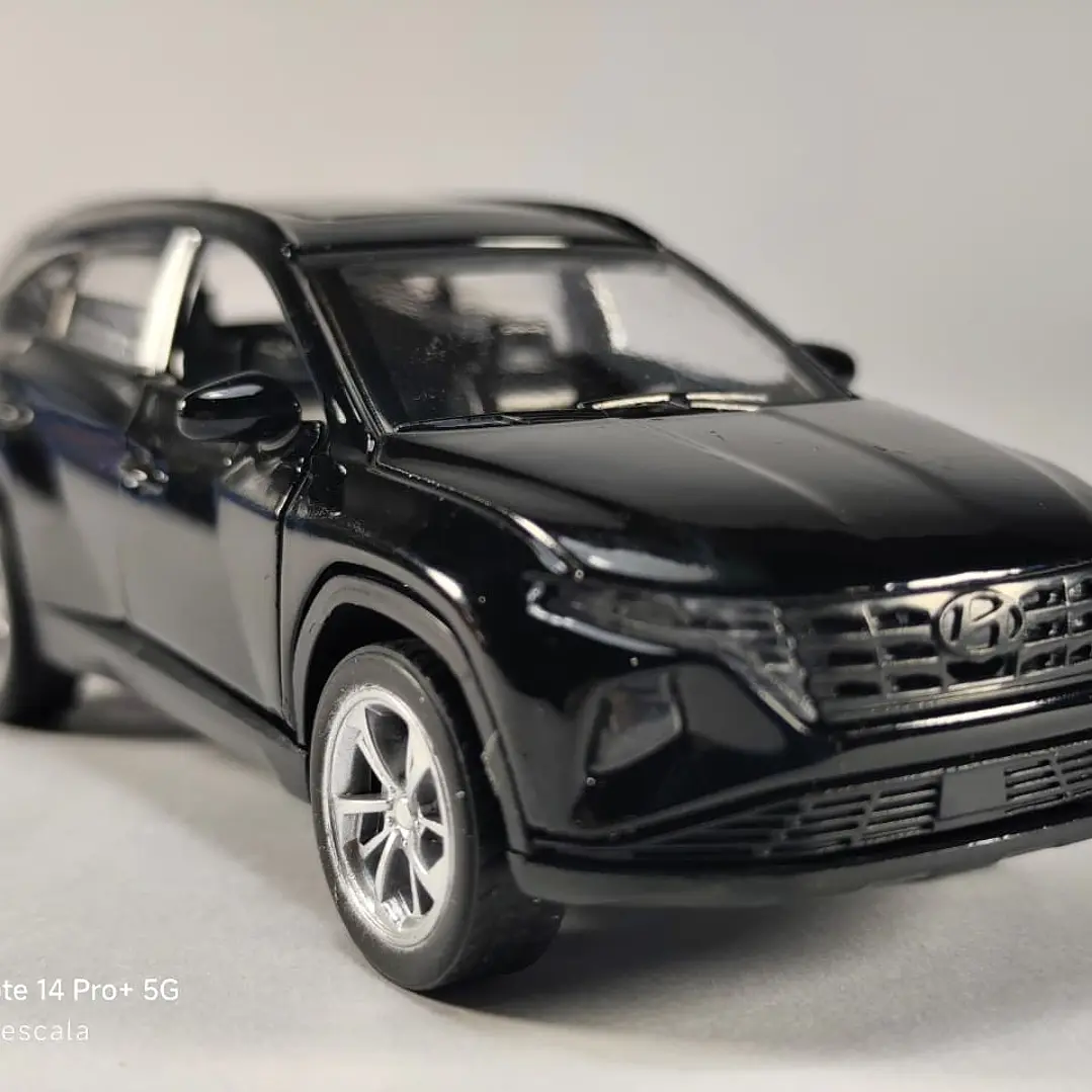 Hyundai Tucson Negro escala 1/36 Luces Led- 8