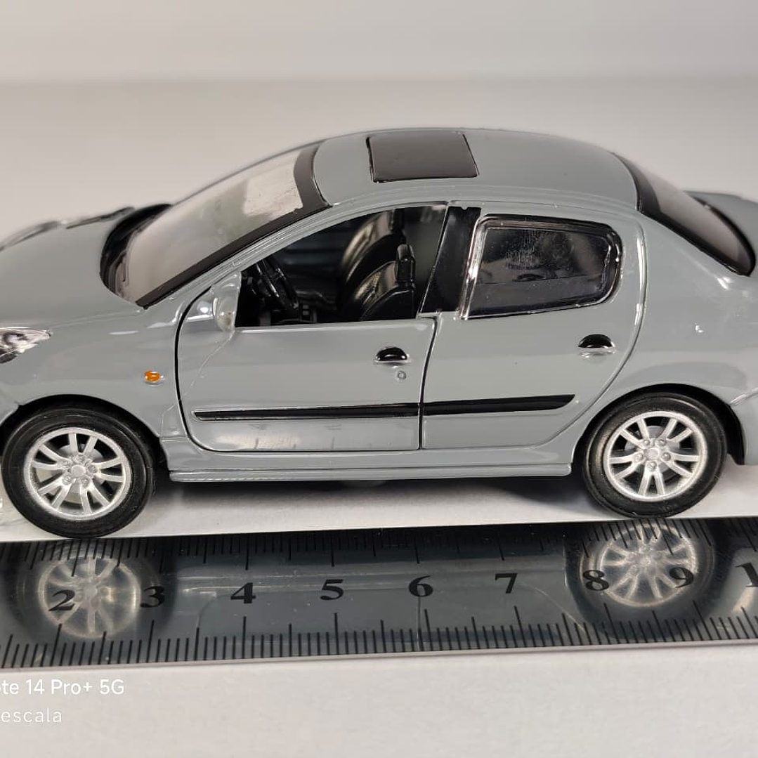 PEUGEOT 207, Escala 1:36, Marca china gris 2
