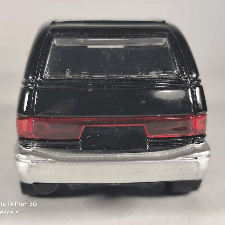 TOYOTA PREVIA Negro ESCALA 1/32 MARCA CHINA  4